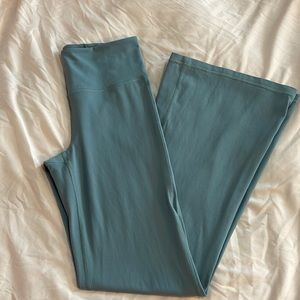 Athleta Ultra high rise elation flare pant size medium